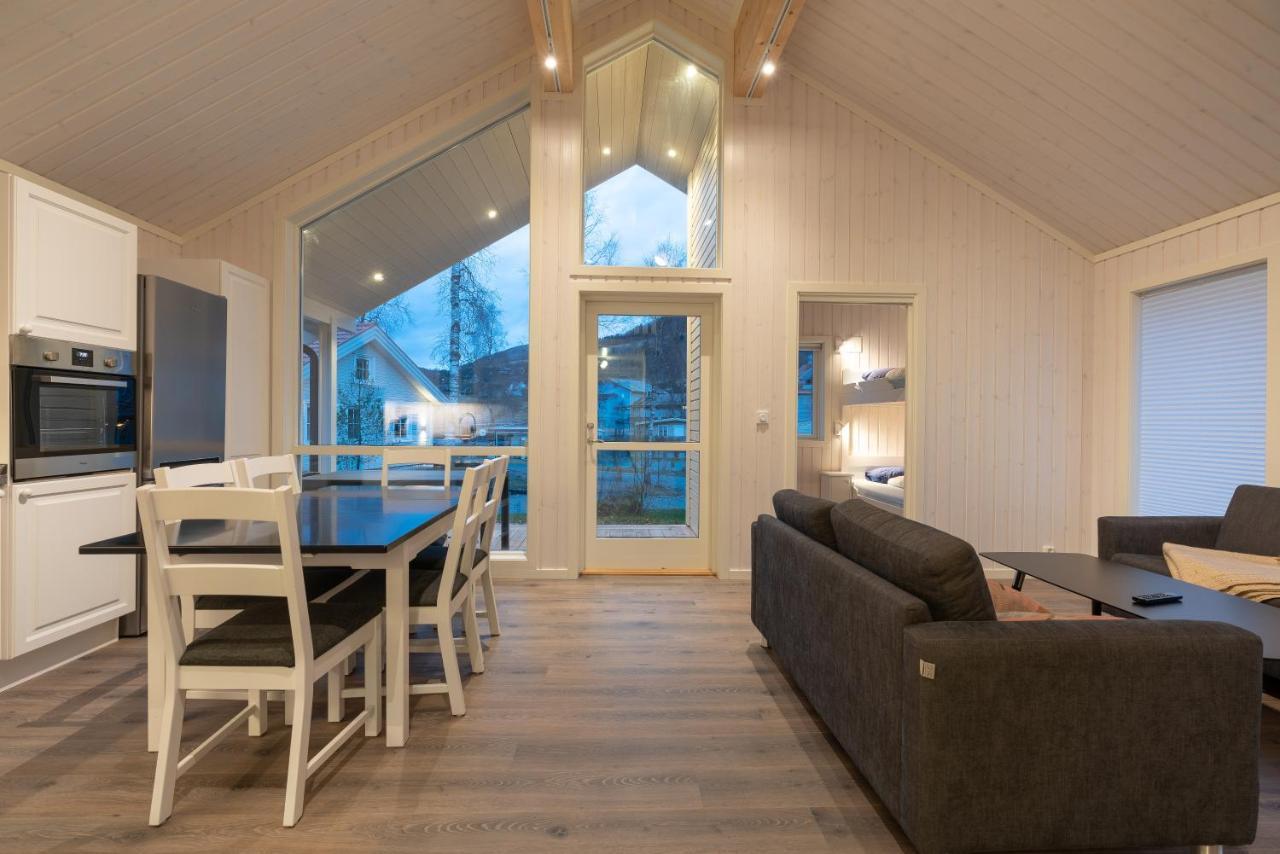 Jolstraholmen Camping Og Hytter Vassenden Екстериор снимка