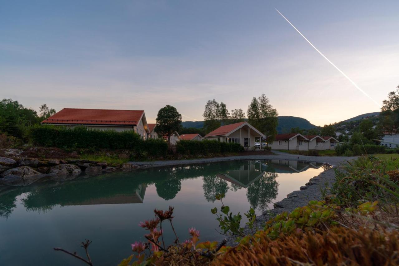 Jolstraholmen Camping Og Hytter Vassenden Екстериор снимка
